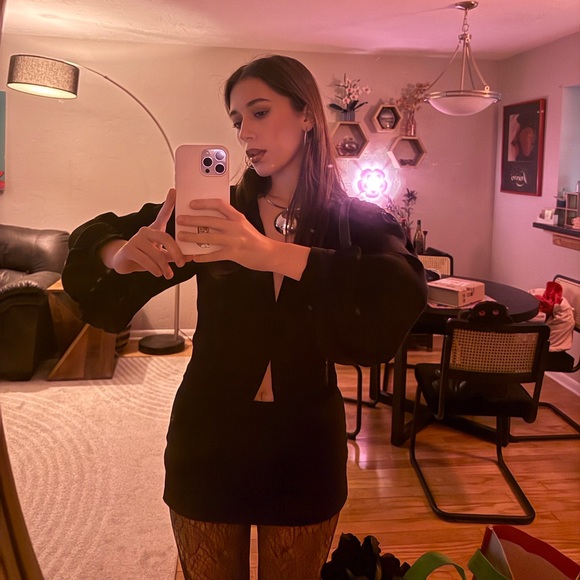 Meet your Posher, Izzy - Picture 1 of 1